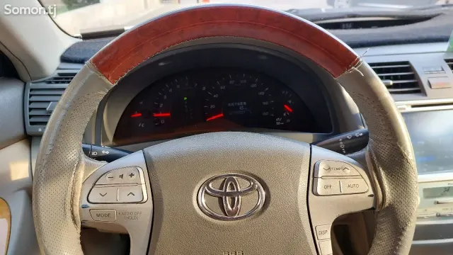 Toyota Camry 2008 · 2.4 AT