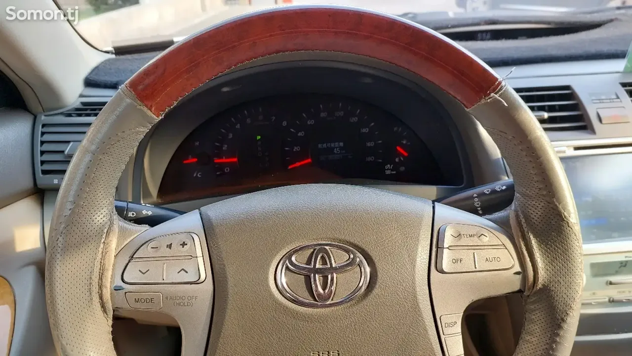 Toyota Camry 2008 · 2.4 AT