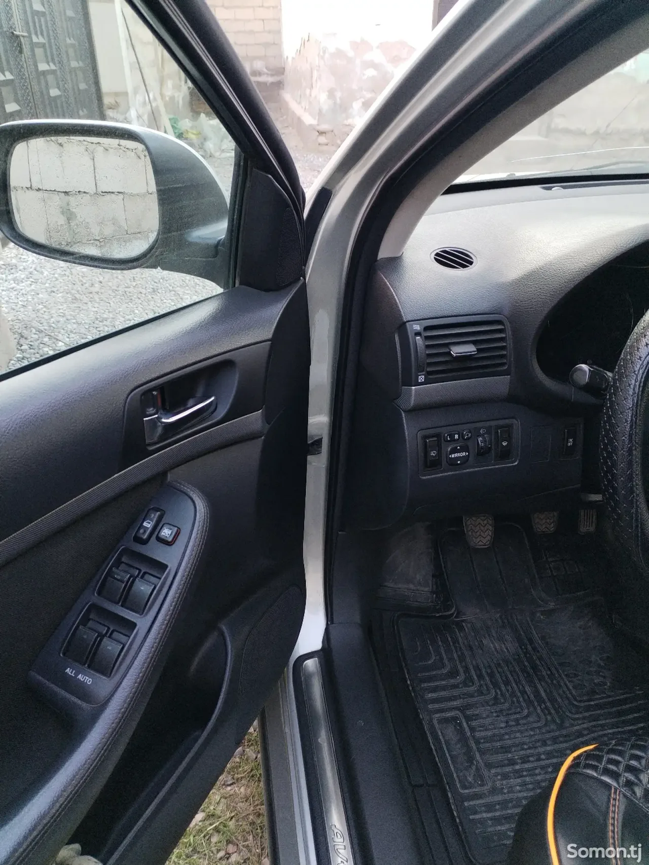 Toyota Avensis 2008 · 2.0 MT