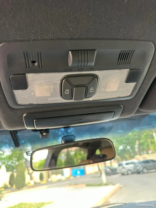 Toyota Estima 2014 · 2.4 AT