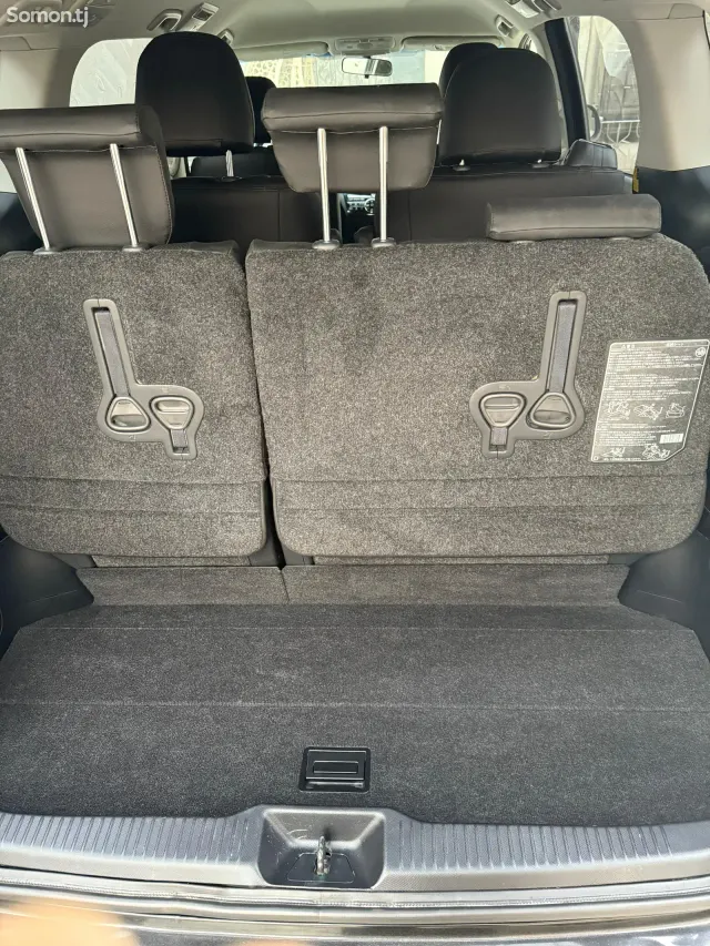 Toyota Estima 2014 · 2.4 AT