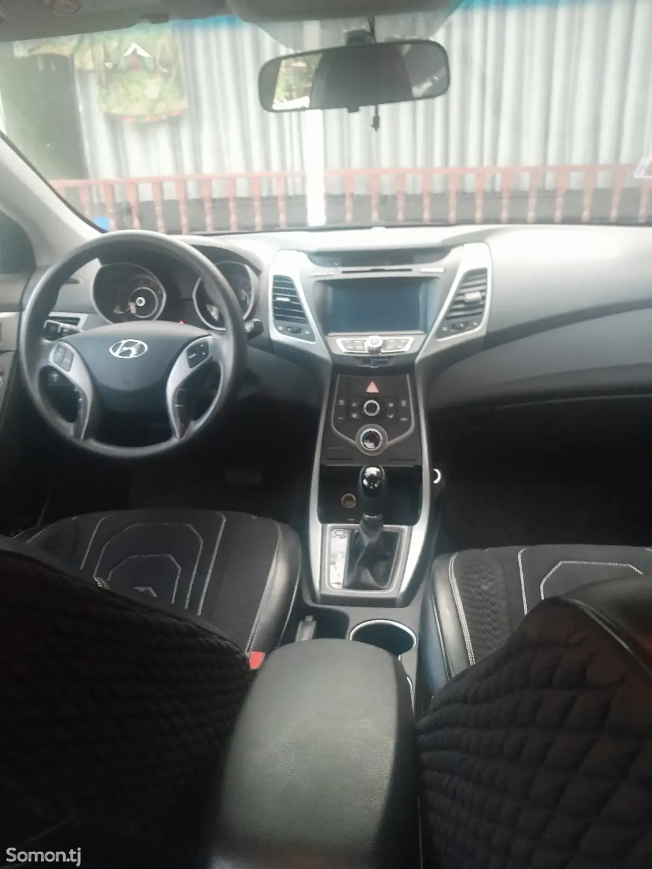 Hyundai Avante 2015 · 1.6 AT
