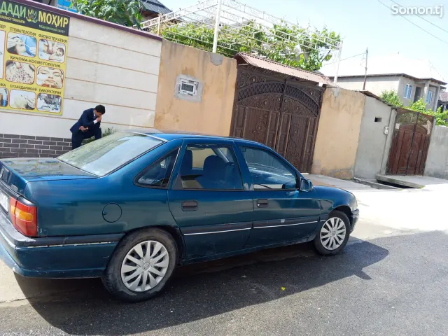 Opel Vectra A 1995 · 1.8 MT