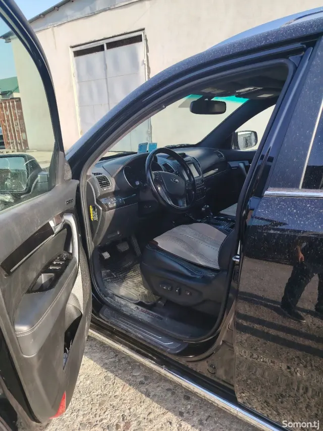 Kia Sorento 2015 · 3.3 AT