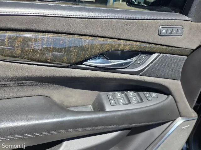 Cadillac Другая модель 2018 · 6.2 AT