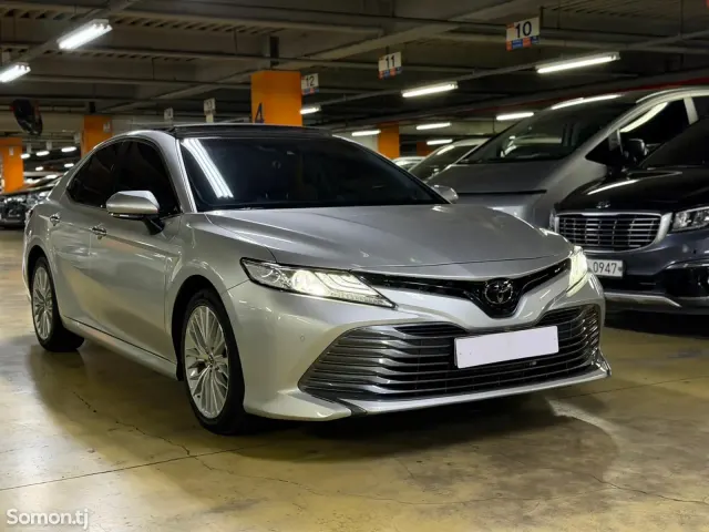 Toyota Camry 2019 · 2.5 AT