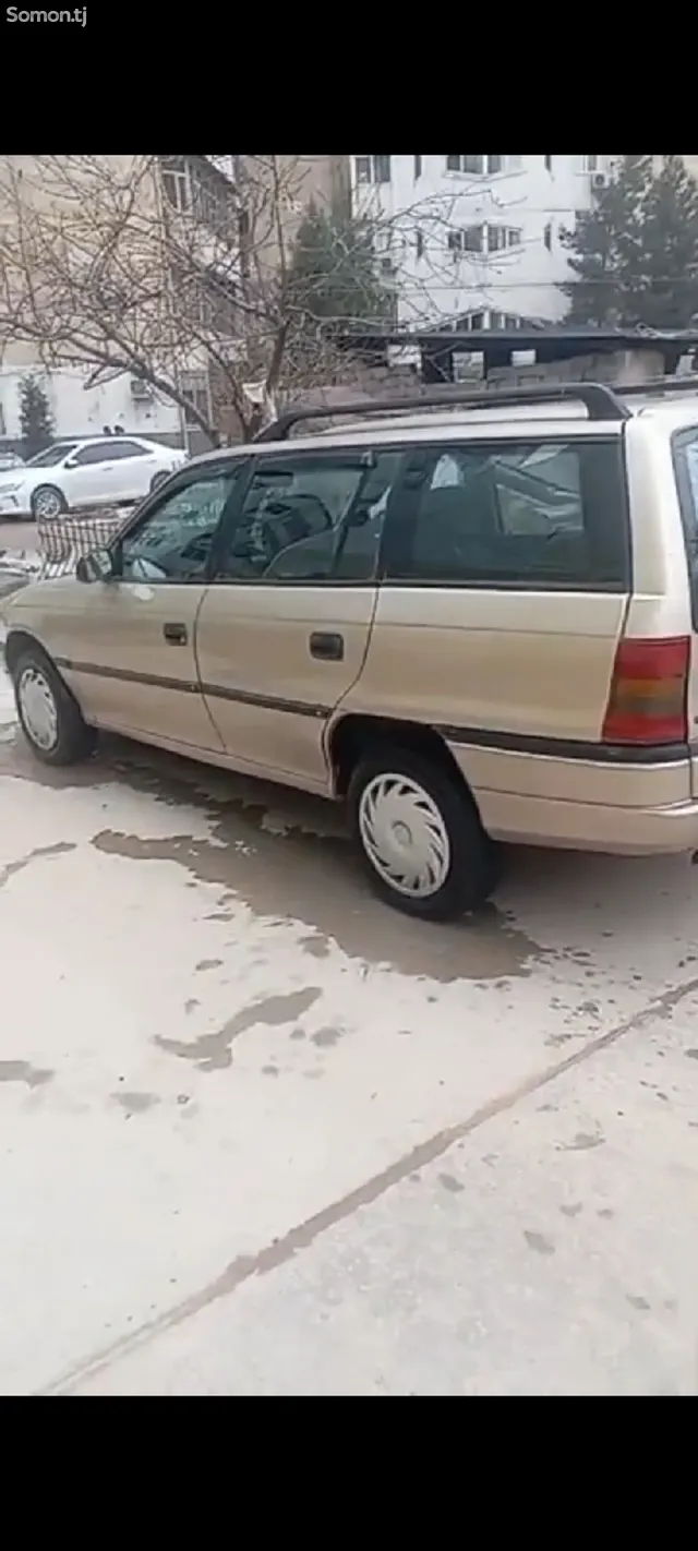 Opel Astra F 1997 · 1.6 MT