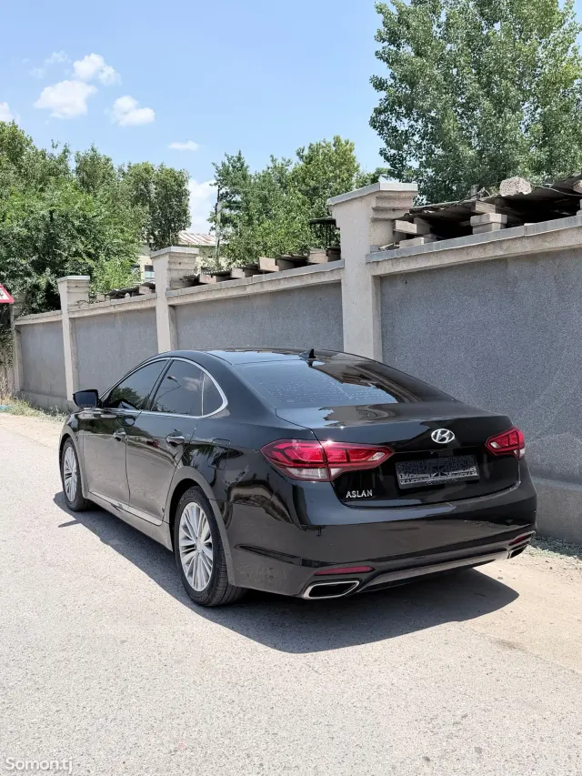 Hyundai Aslan 2014 · 3.0 AT