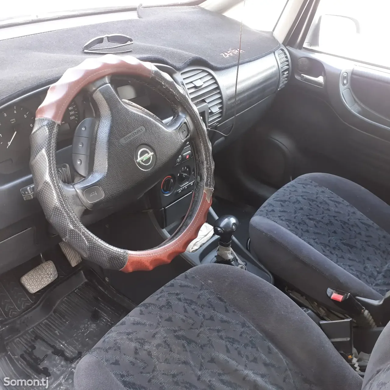 Opel Zafira 2002 · 2.2 AT