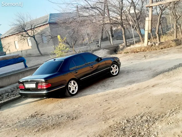 Mercedes-Benz E class 2001 · 2.8 AT