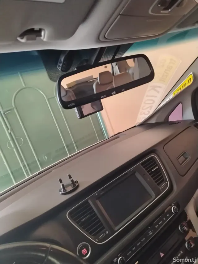 Kia Carnival 2015 · 2.2 AT