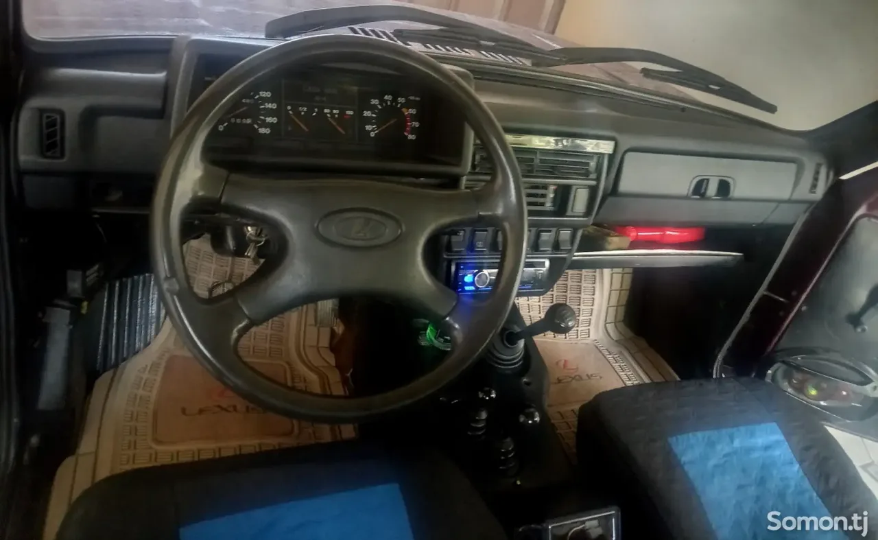 Lada (ВАЗ) Нива 2001 · 1.7 MT