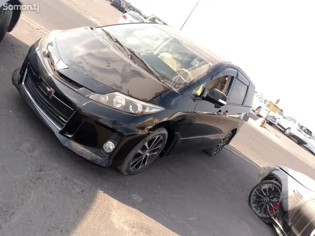 Toyota Estima 2014 · 2.4 AT