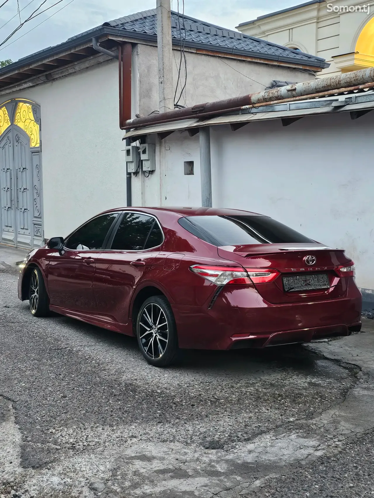 Toyota Camry 2018 · 2.5 AT
