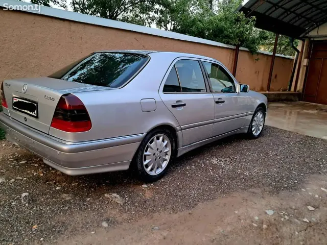 Mercedes-Benz C class 2000 · 2.8 AT