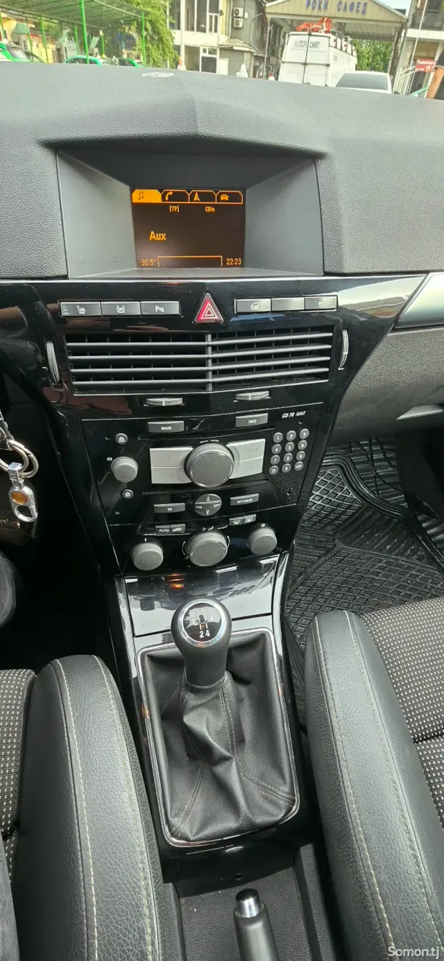 Opel Astra H 2009 · 1.8 MT