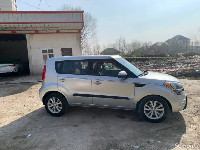 Kia Soul 2013 · AT