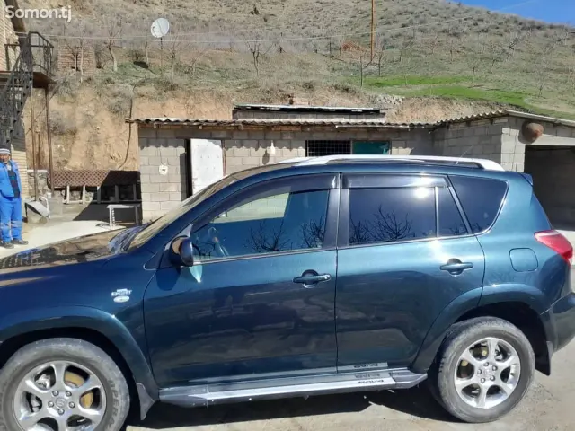 Toyota RAV 4 2008 · 2.2 MT