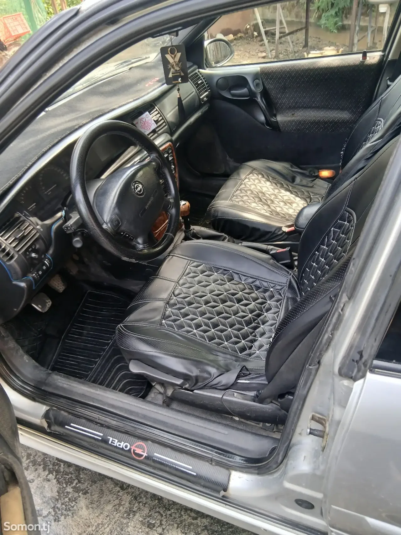 Opel Vectra B 1999 · 1.8 MT