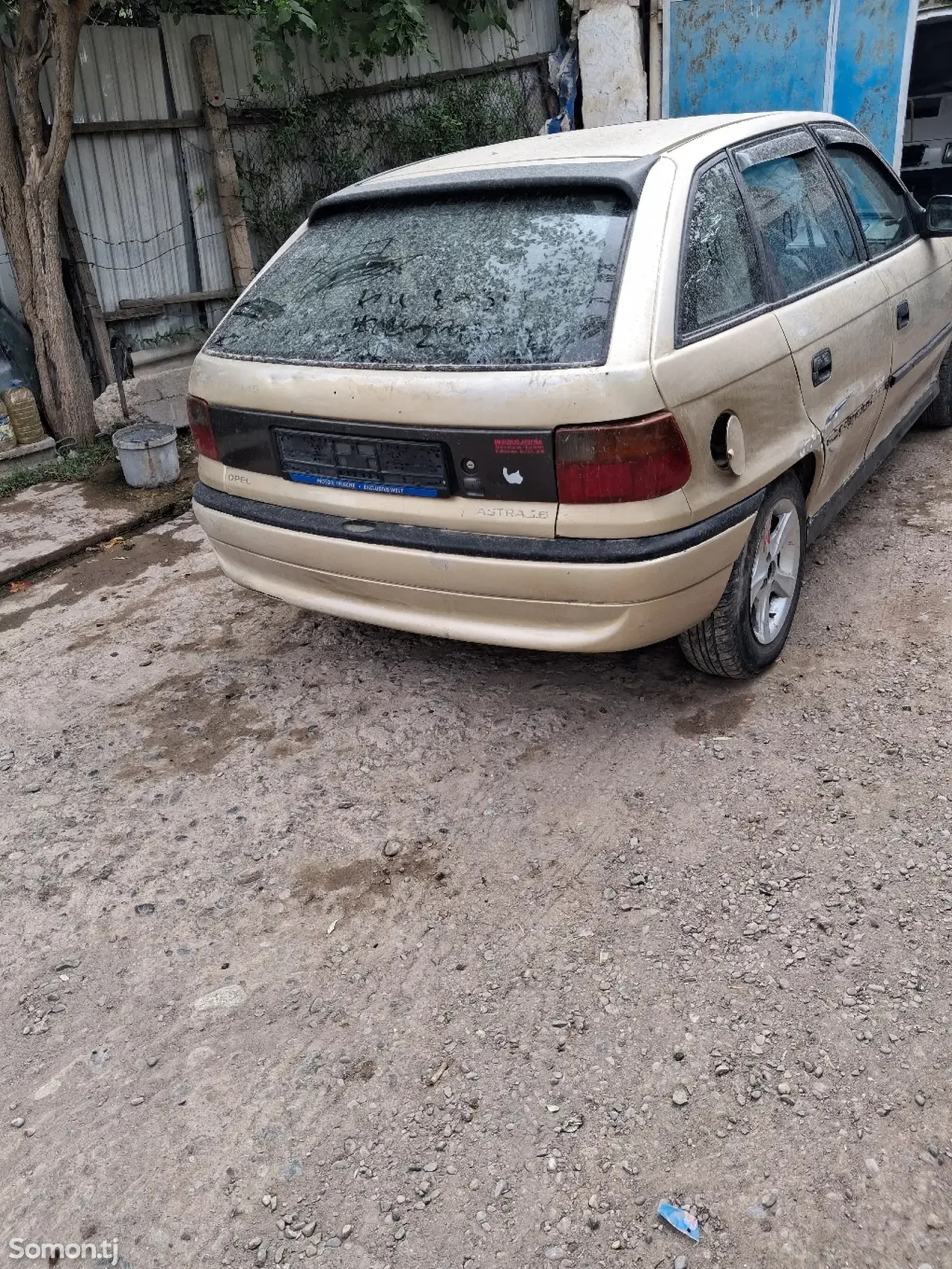 Opel Astra F 1996 · 1.6 MT