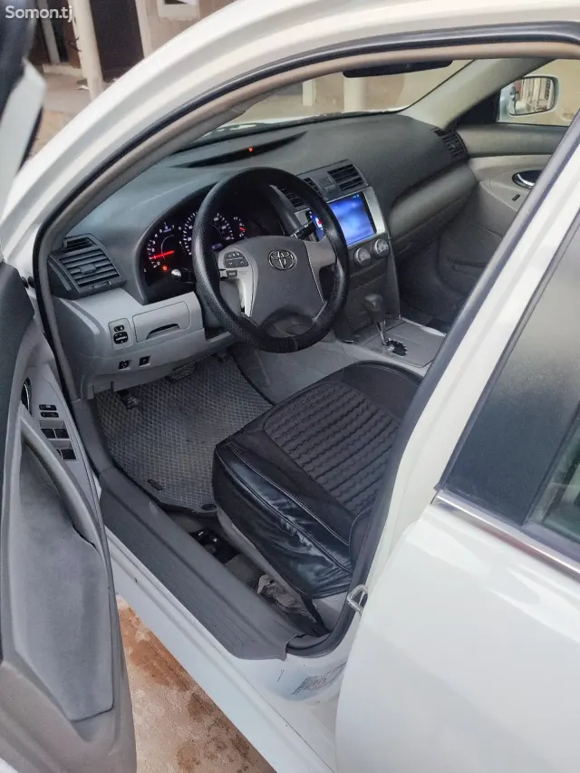 Toyota Camry 2011 · 2.5 AT