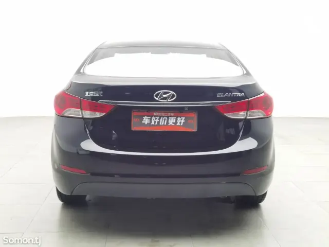 Hyundai Elantra 2015 · 1.6 AT