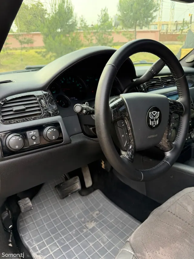 Chevrolet Tahoe 2011 · 5.3 AT