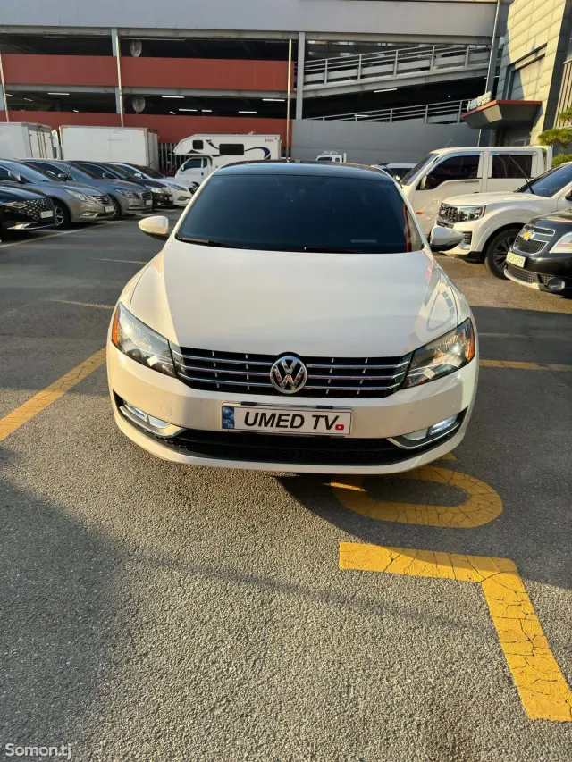 Volkswagen Passat 2014 · 2.0 AT