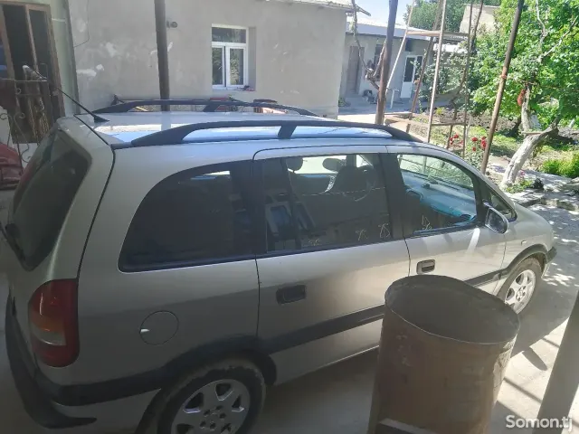 Opel Zafira 2000 · 1.8 MT