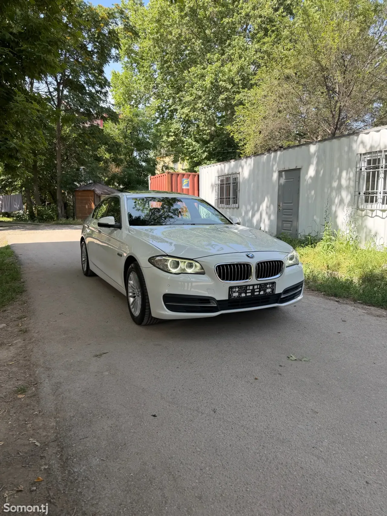 BMW 5 series 2015 · 2.0 AT