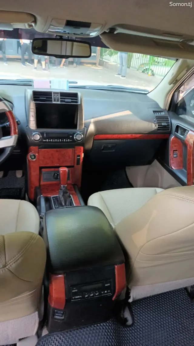 Toyota Land Cruiser Prado 2013 · 4.0 AT