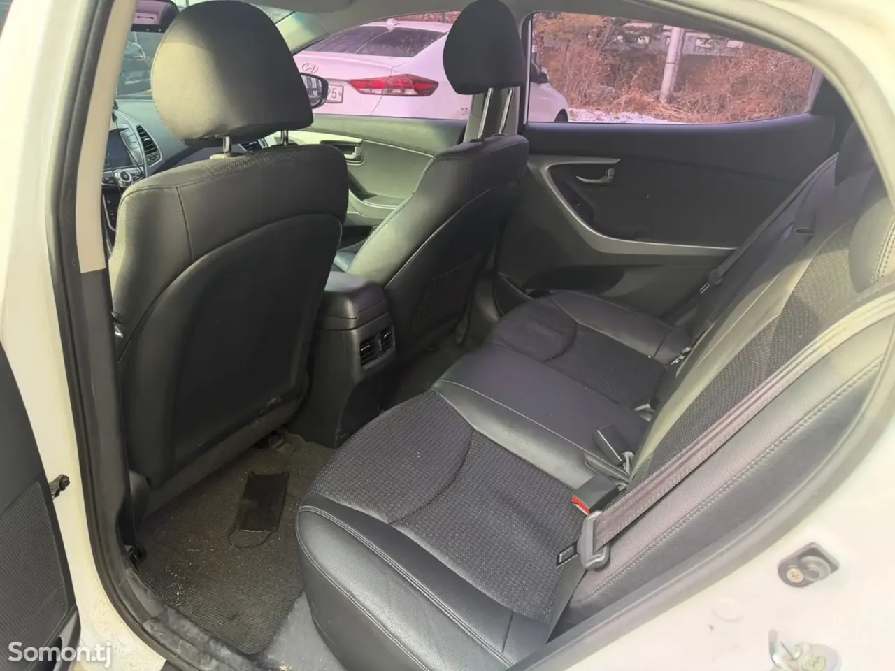 Hyundai Avante 2015 · 1.6 AT