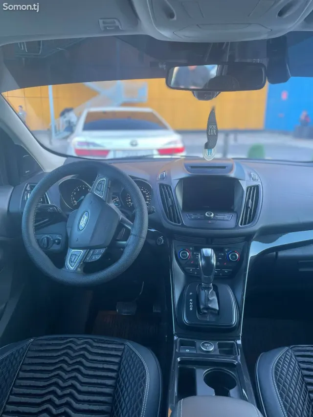 Ford Kuga 2019 · 2.5 AT