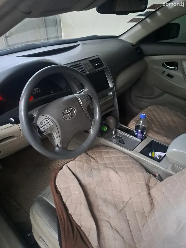 Toyota Camry 2007 · 2.4 AT