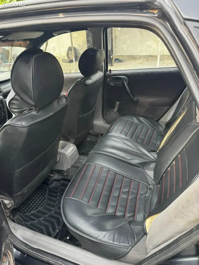 Opel Vectra B 1996 · 0.6 MT