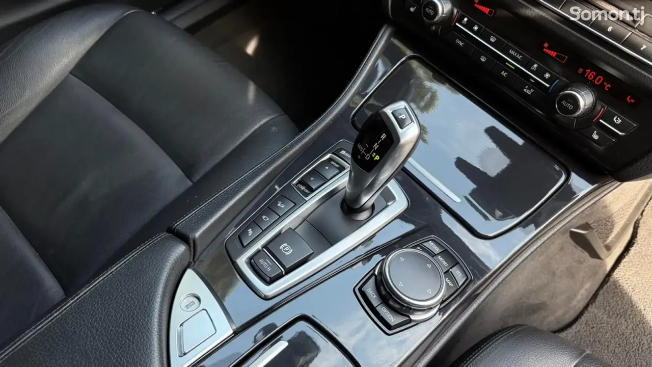 BMW 5 series 2016 · 2.0 AT