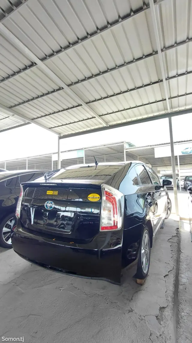 Toyota Prius 2014 · 1.8 CVT