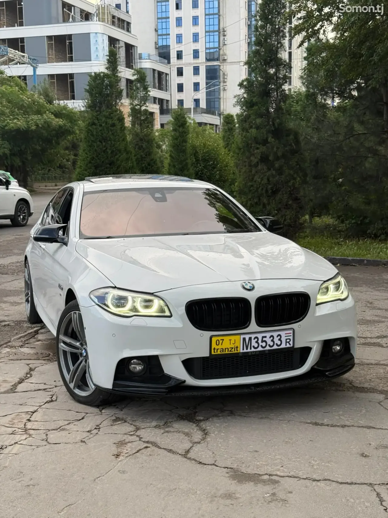 BMW 5 series 2015 · 3.0 AT