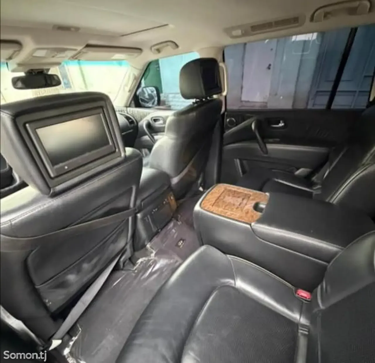 Nissan Patrol 2017 · 5.7 AT