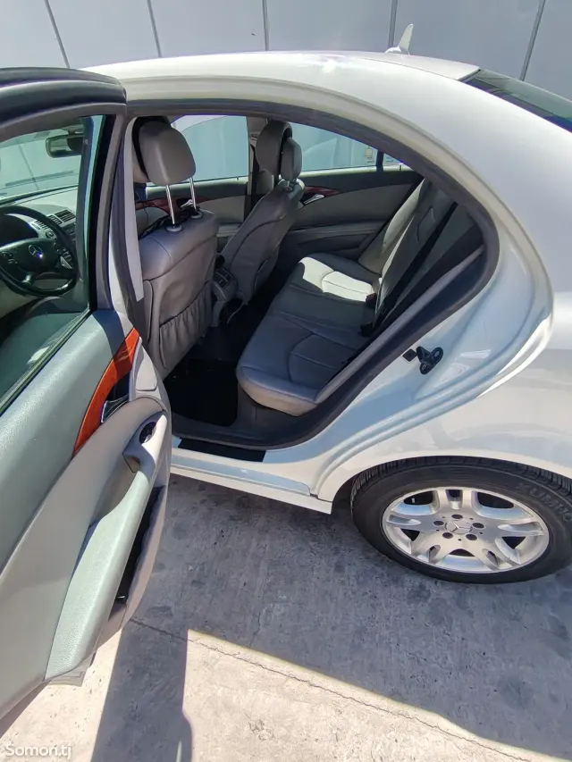 Mercedes-Benz E class 2007 · 3.5 AT