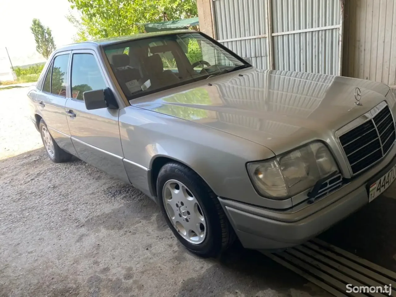 Mercedes-Benz W124 1994 · 2.0 MT