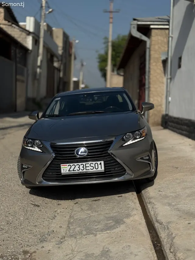 Lexus ES series 2016 · 2.5 AT