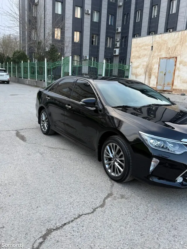 Toyota Camry 2017 · 2.5 AT