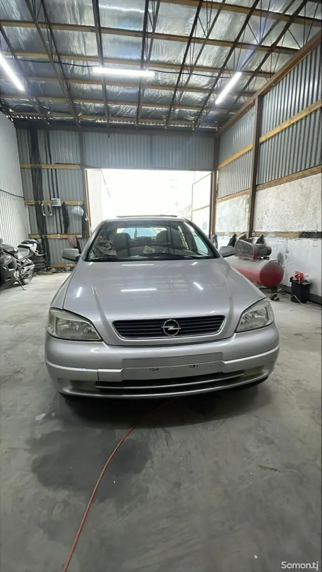 Opel Astra G 1999 · 1.6 AT