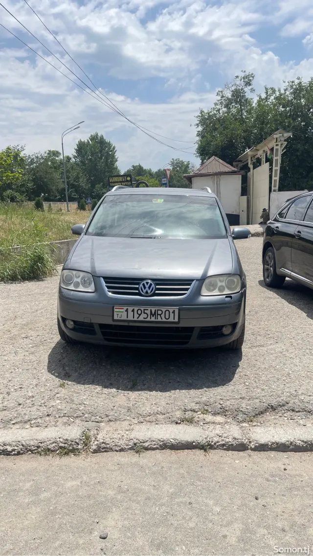 Volkswagen Touran 2006 · 2.0 AT