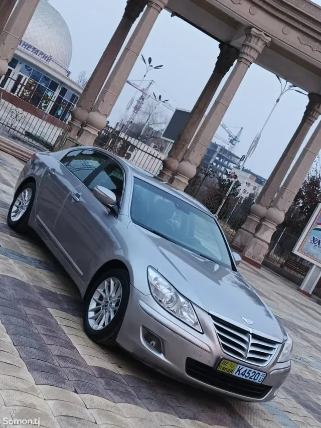 Hyundai Genesis 2010 · 3.0 AT