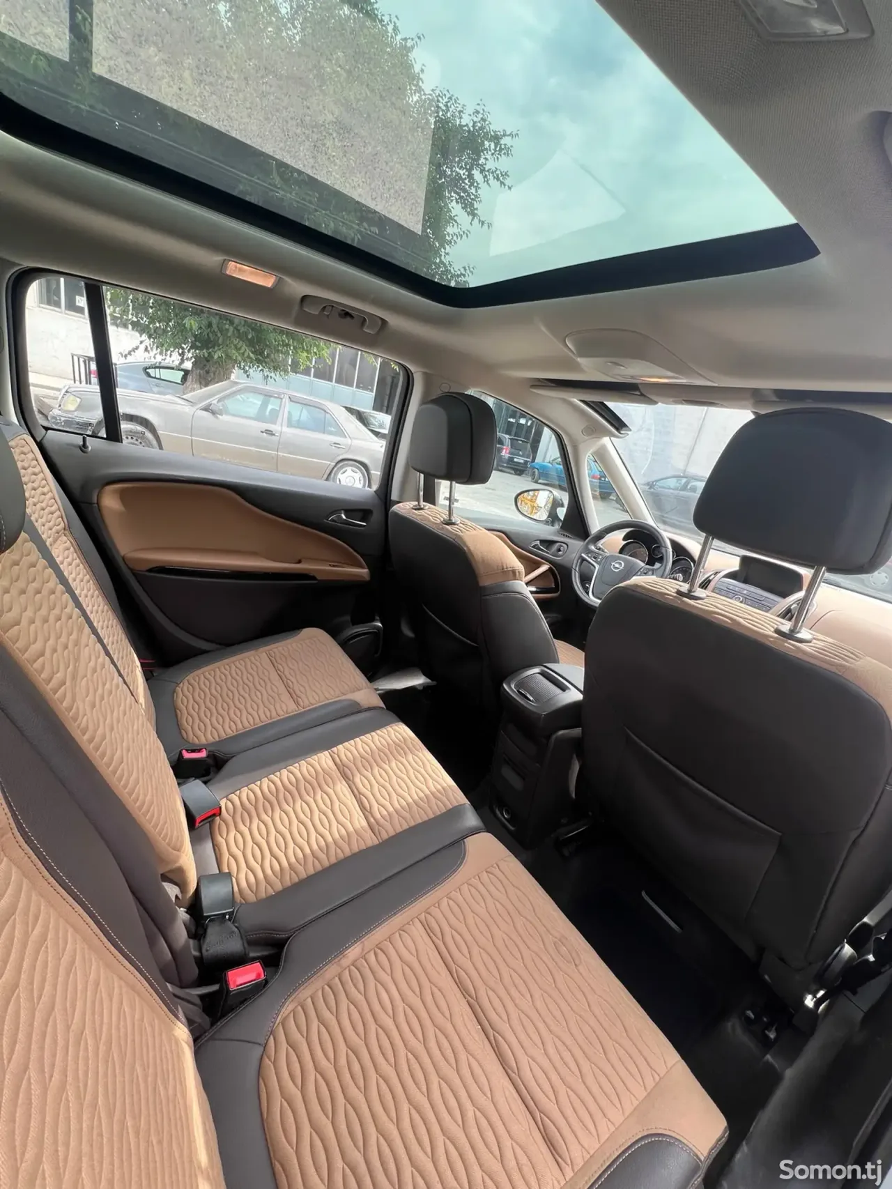 Opel Zafira 2015 · 1.6 AT