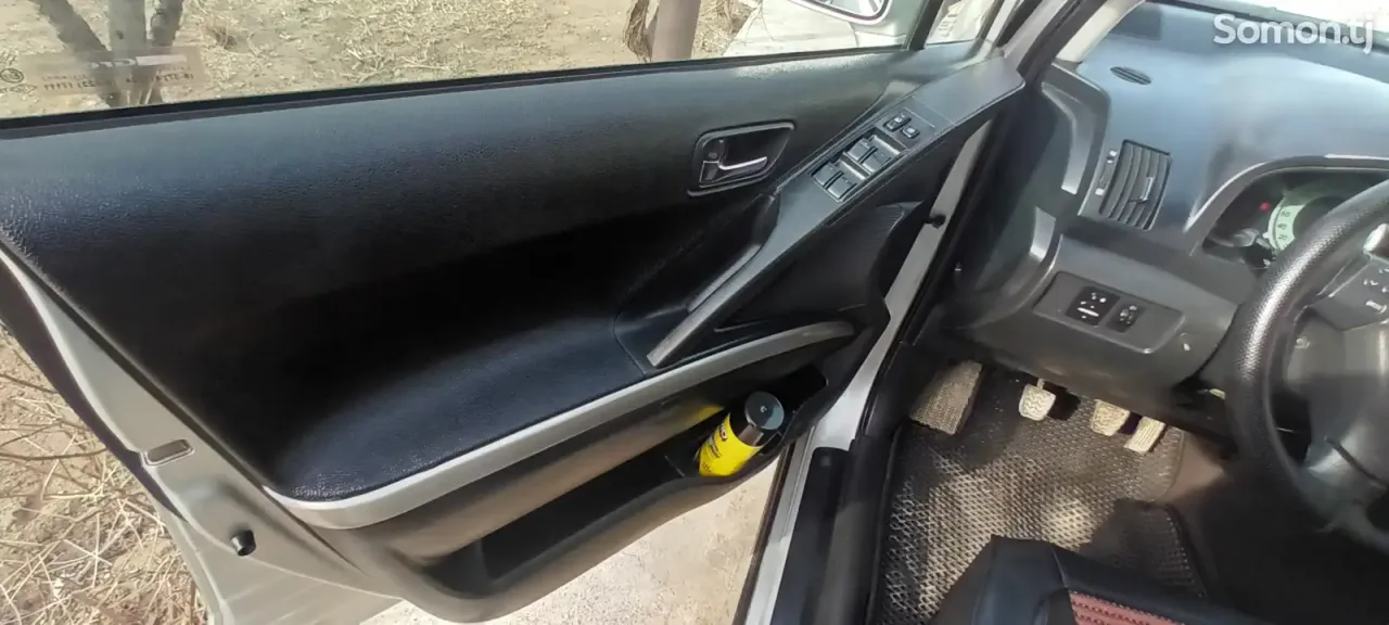 Toyota Corolla Verso 2008 · 2.2 MT