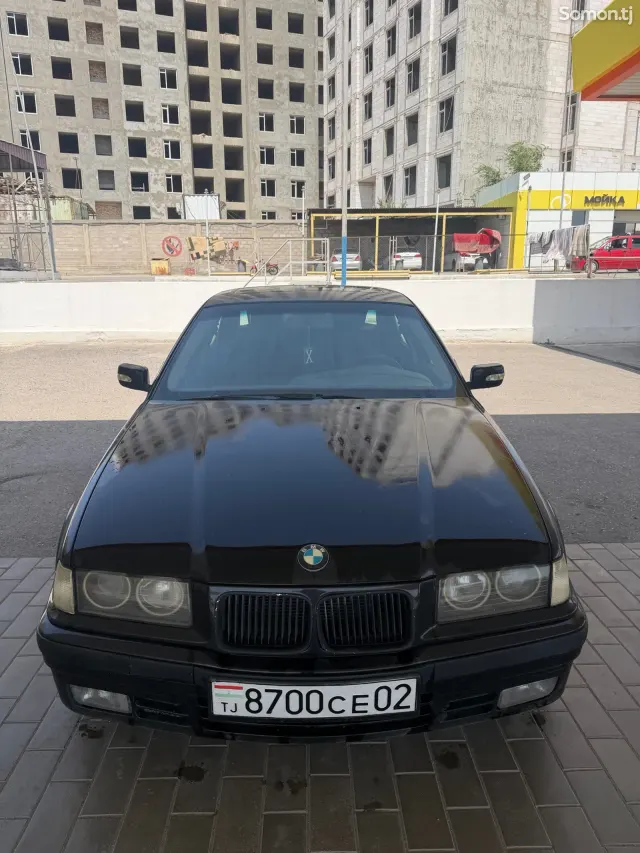 BMW 3 series 1993 · 1.8 MT