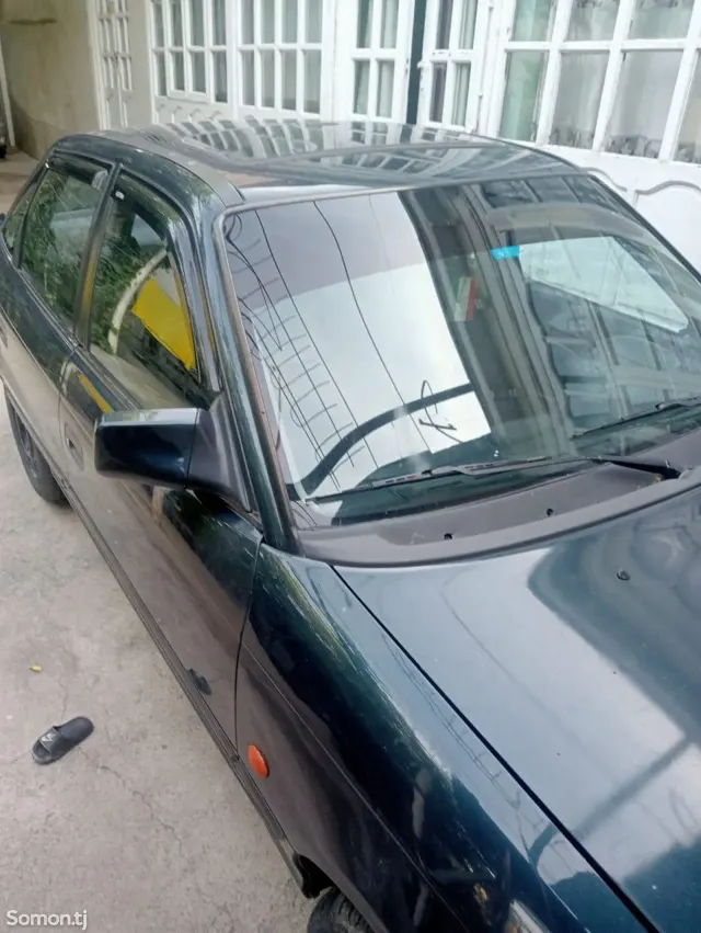 Opel Astra F 1993 · 1.6 MT